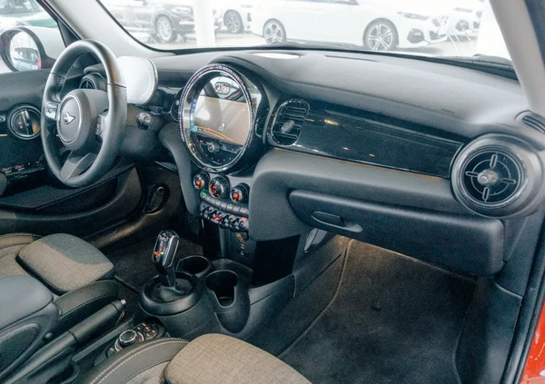 MINI Cooper cena 115900 przebieg: 11770, rok produkcji 2023 z Lądek-Zdrój małe 29